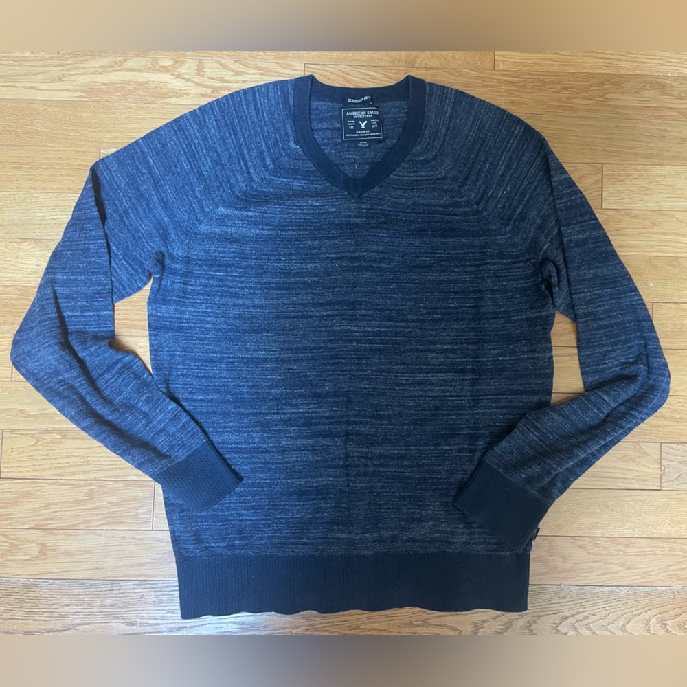 American Eagle Navy V-neck Sweater